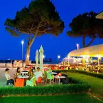 فندق Marina Palace 4 Stelle S كاوْرلي