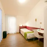 فندق Marina Palace 4 Stelle S كاوْرلي