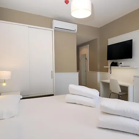 Marina Palace 4 Stelle S קאורלה