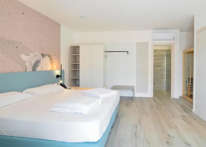 מלון Marina Palace 4 Stelle S 4*