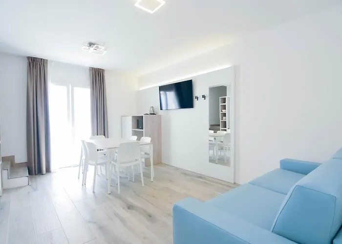 Marina Palace 4 Stelle S 4* קאורלה