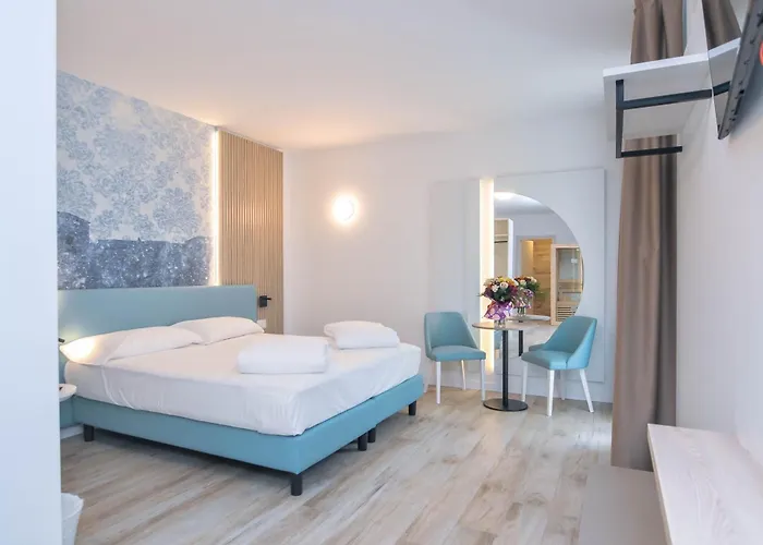 Marina Palace 4 Stelle S מלון