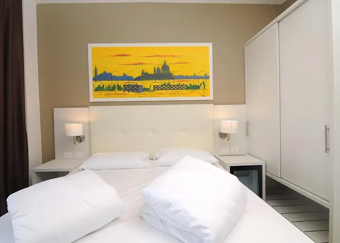מלון Marina Palace 4 Stelle S