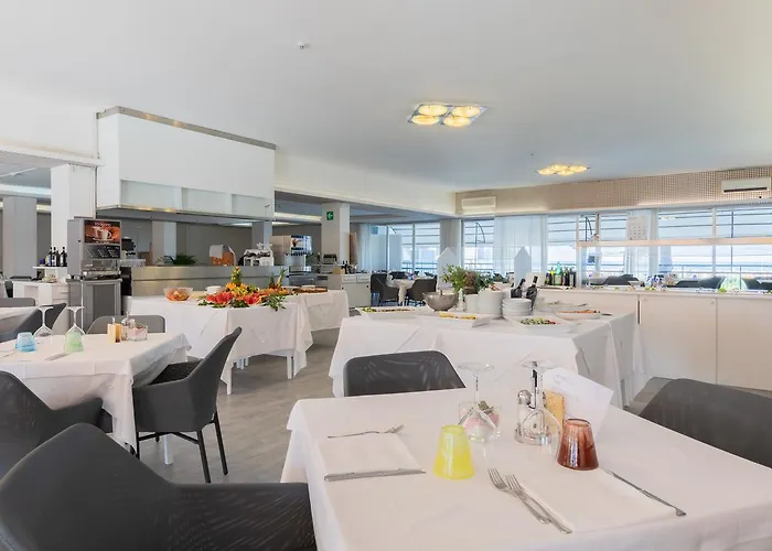 מלון Marina Palace 4 Stelle S קאורלה