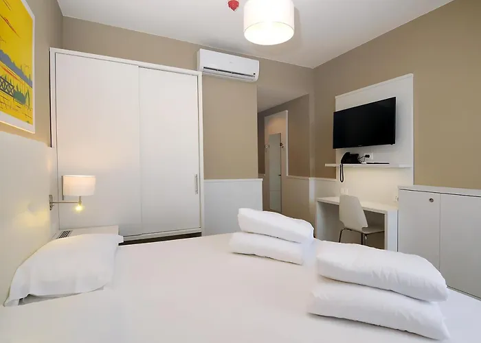 Marina Palace 4 Stelle S קאורלה