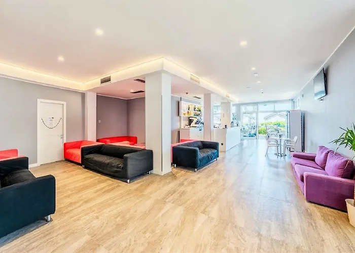 Marina Palace 4 Stelle S קאורלה