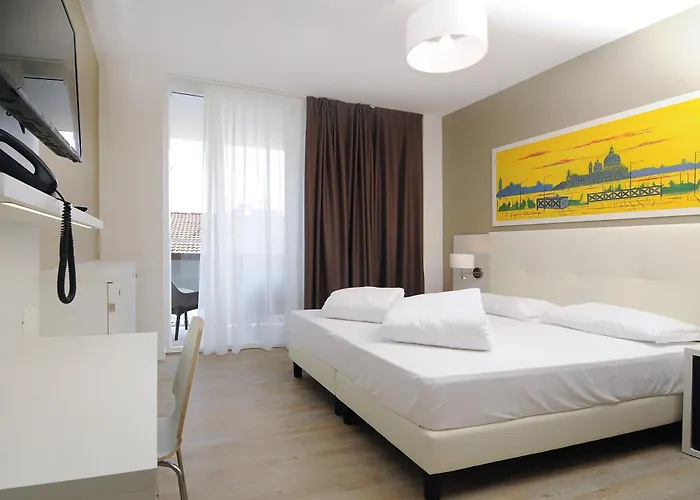 Marina Palace 4 Stelle S 4* קאורלה