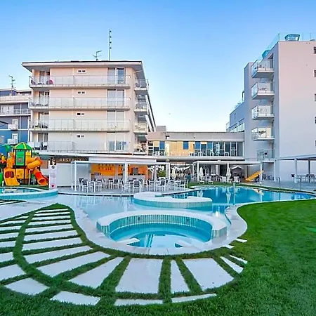 Marina Palace 4 Stelle S كاوْرلي